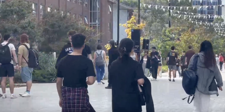 La población de Australia aumentó 1,8 %