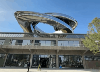 Róterdam inaugura un museo sobre migración mientras el sentimiento antimigración crece en Europa