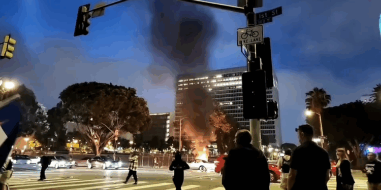 Protestas en Los Ángeles por detenciones del ICE