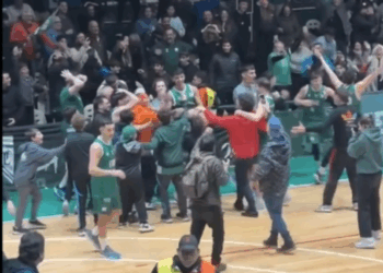 Impresionante triple en el último segundo en la liga de basquet de Argentina