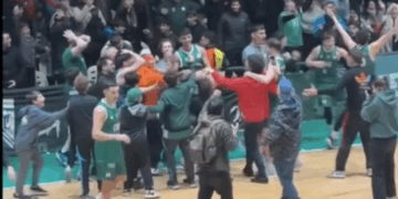 Impresionante triple en el último segundo en la liga de basquet de Argentina