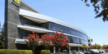 Nvidia supera a Apple y Microsoft en ser la primera empresa pública del mundo en cotizar en bolsa con US$ 4 billones